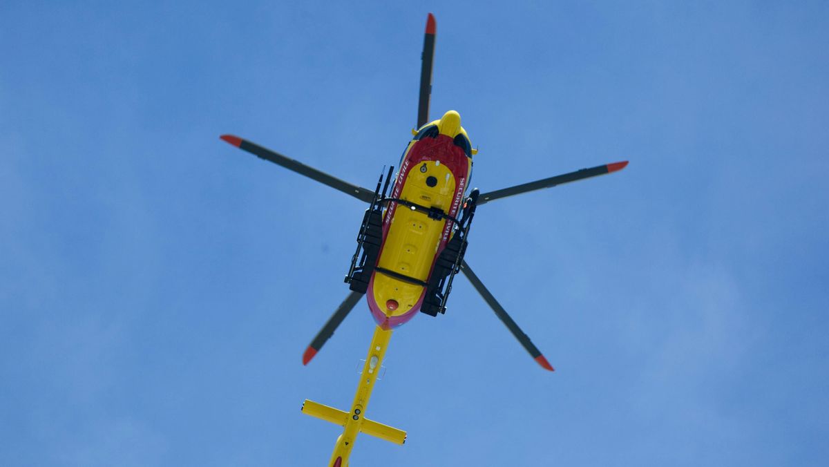 Rendkívüli! Hatalmas baleset volt Csákvárnál - Mentőhelikopter érkezett a helyszínre