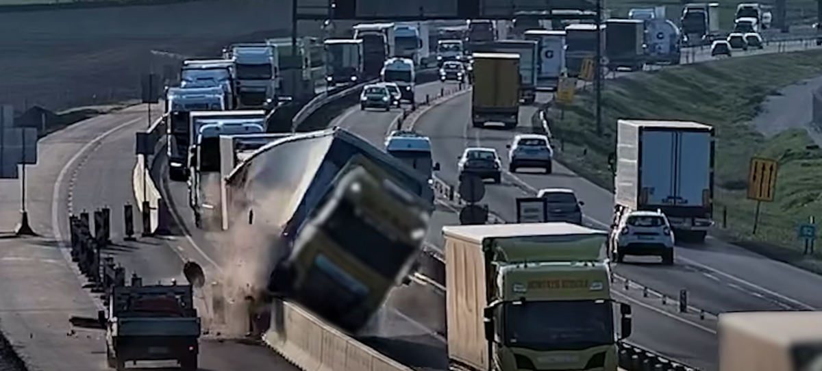 Sokkoló kamionbeleset az M1-esen - Videó!