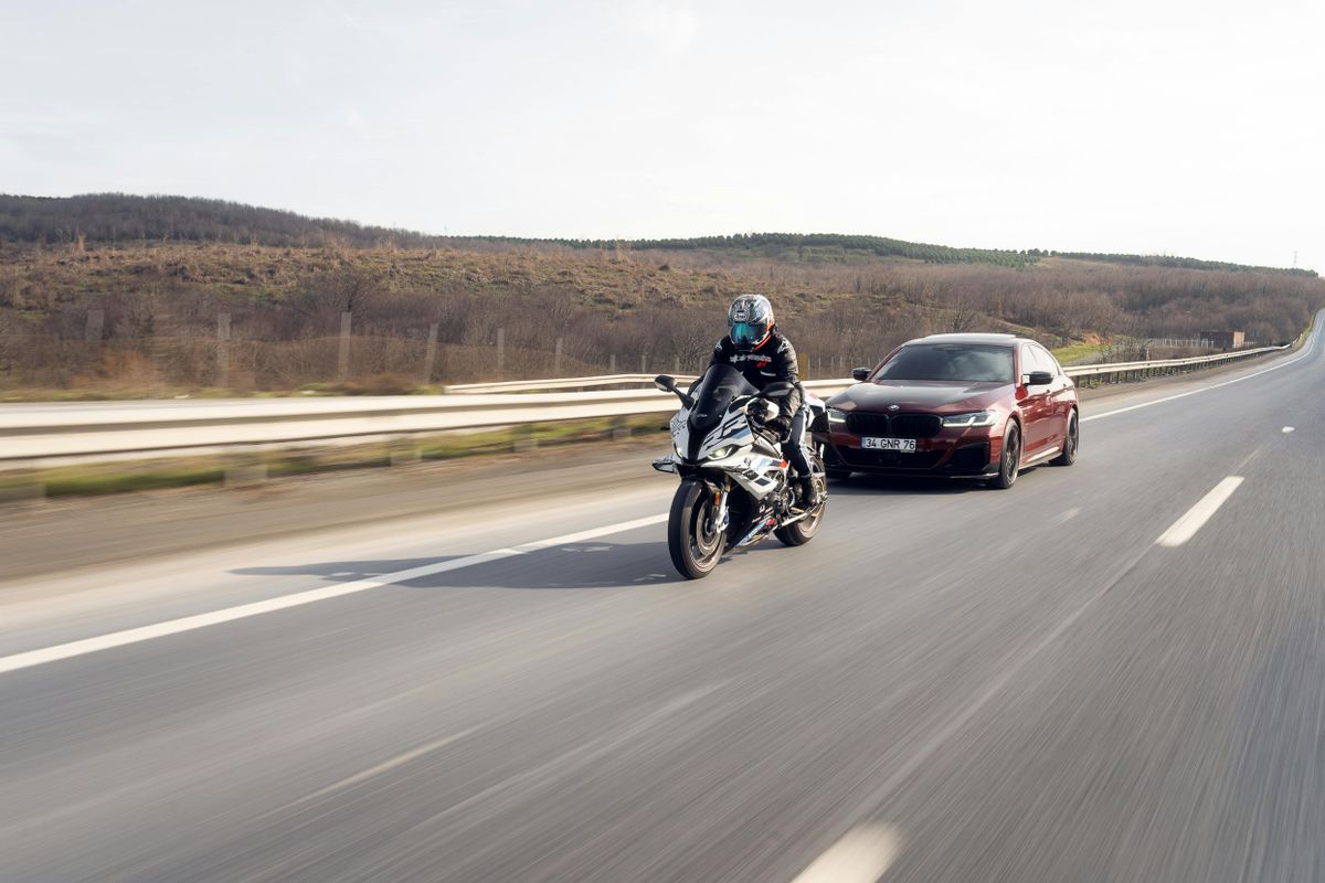 motoros baleset