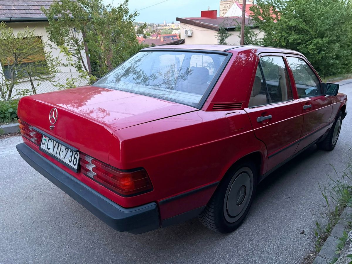 Íme a Baby Benz története! Pénzszállító autó volt a veterán Mercedes, most felújításra kerül a sor a retró jármű történetében. Típus: Mercedes 190D, klasszikus Mercedes