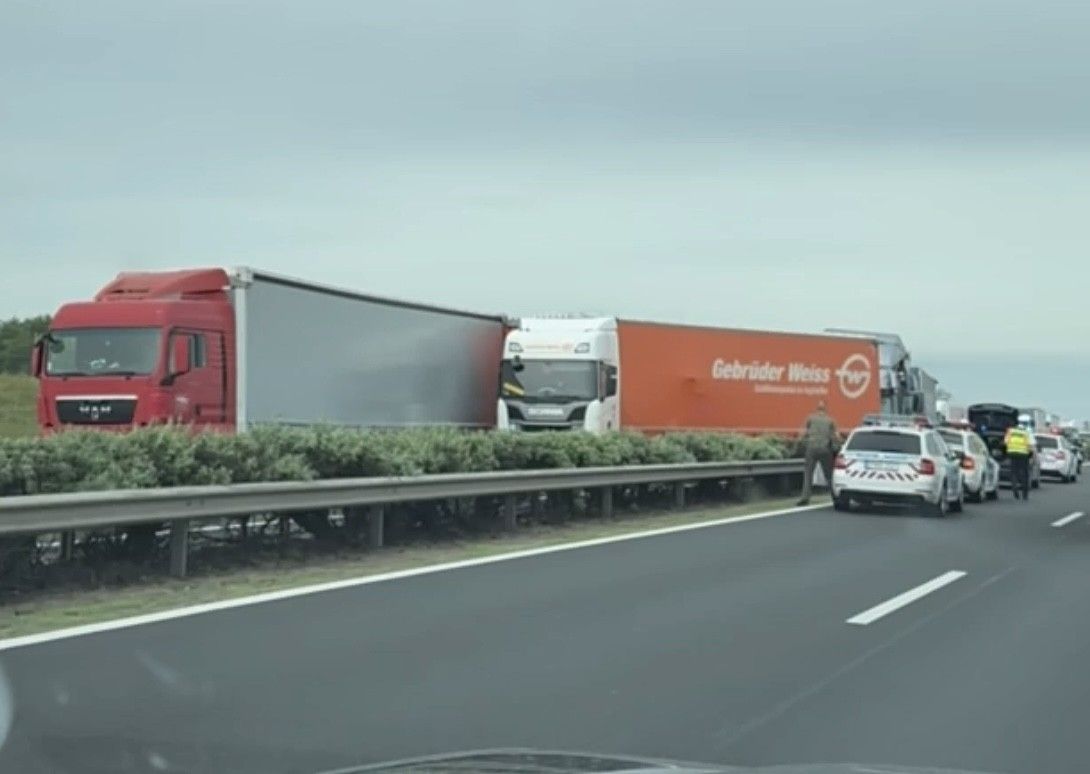 M1-es autópálya: több kilométeres a torlódás