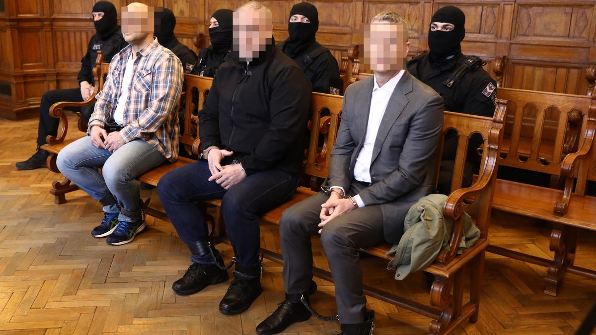 Hatályon kívül helyezte a bíróság az elsőfokú ítéletet Curtis testvére, Sz. Lajos és társai ügyében