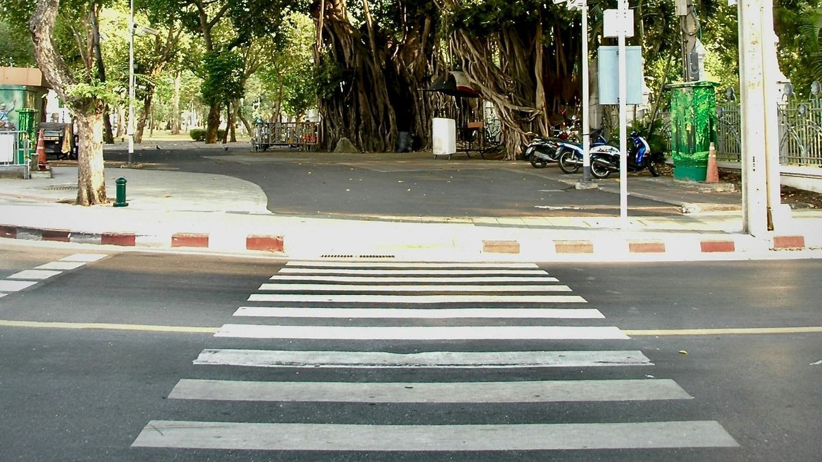 Halálos gázolás miatt vesztette életét egy férfi, aki a szabad jelzésnek eleget téve akart átkelni az úton.