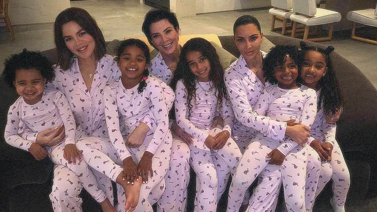Kim Kardashian négy gyermek édesanyaja, volt férjével Kanye Westtel
