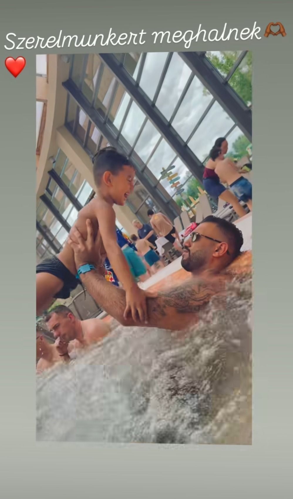 Kunu Márió kisfiával posztolt.